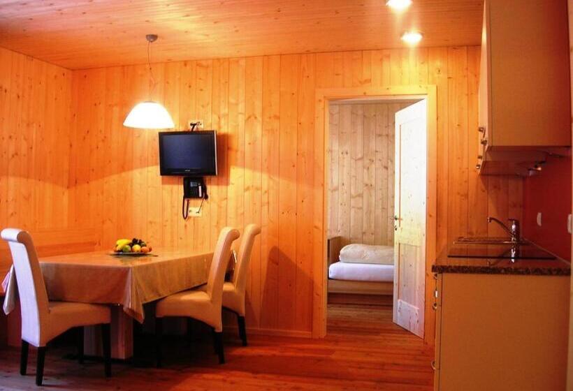 발코니가 있는 2 베드룸 아파트, Appartments Helvetia