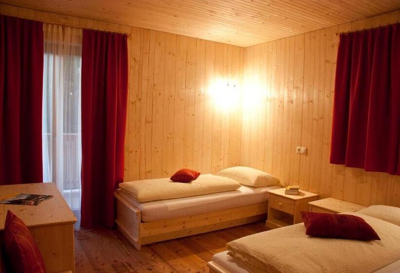 발코니가 있는 2 베드룸 아파트, Appartments Helvetia