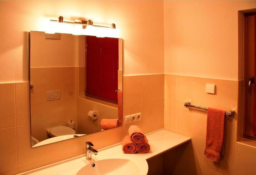 דירת שני חדרים עם מרפת, Appartments Helvetia