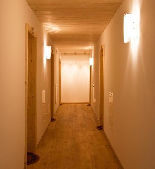 דירת שני חדרים עם מרפת, Appartments Helvetia