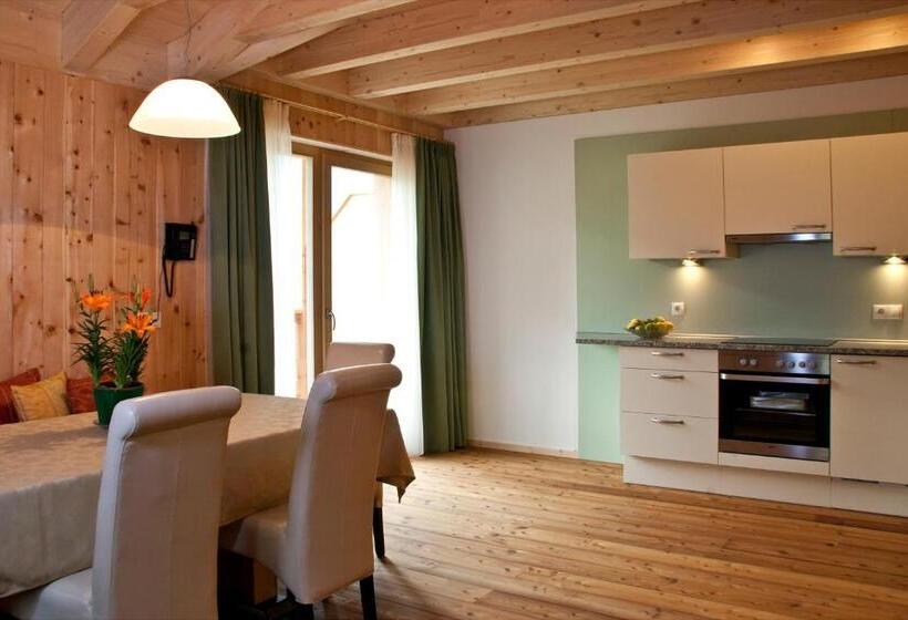 דירת שני חדרים עם מרפת, Appartments Helvetia