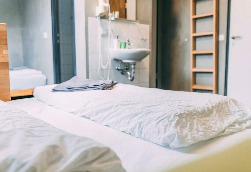 이코노미 룸, Gut Hügle Jugendzimmer