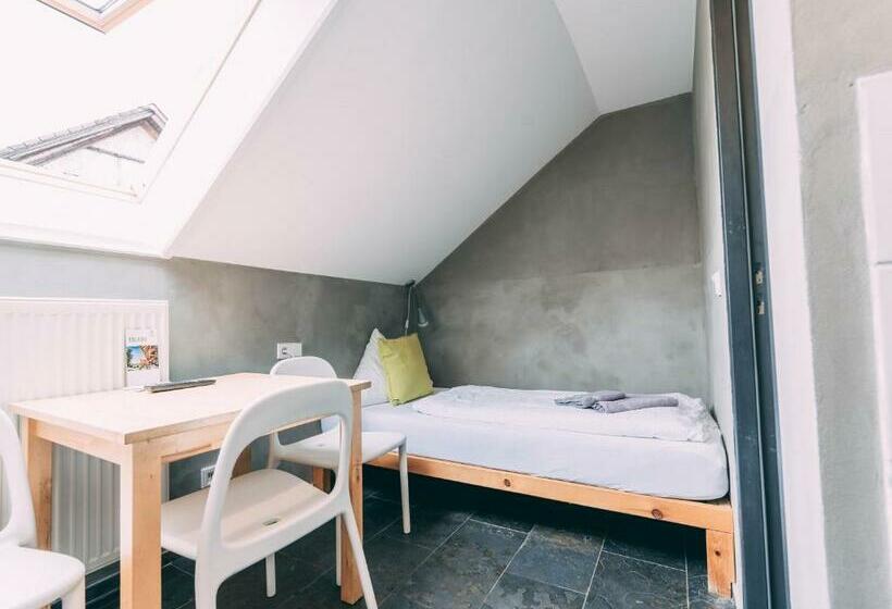 이코노미 룸, Gut Hügle Jugendzimmer