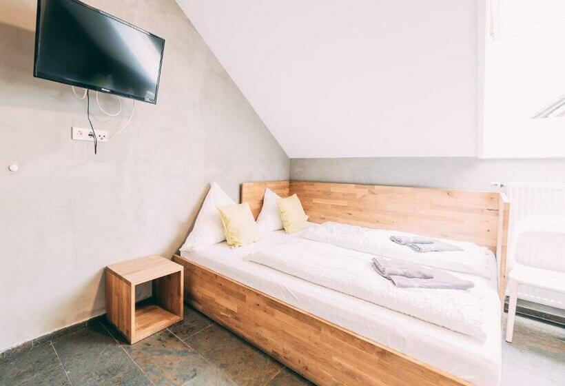 이코노미 룸, Gut Hügle Jugendzimmer