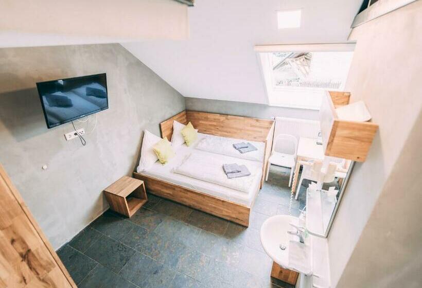 이코노미 룸, Gut Hügle Jugendzimmer