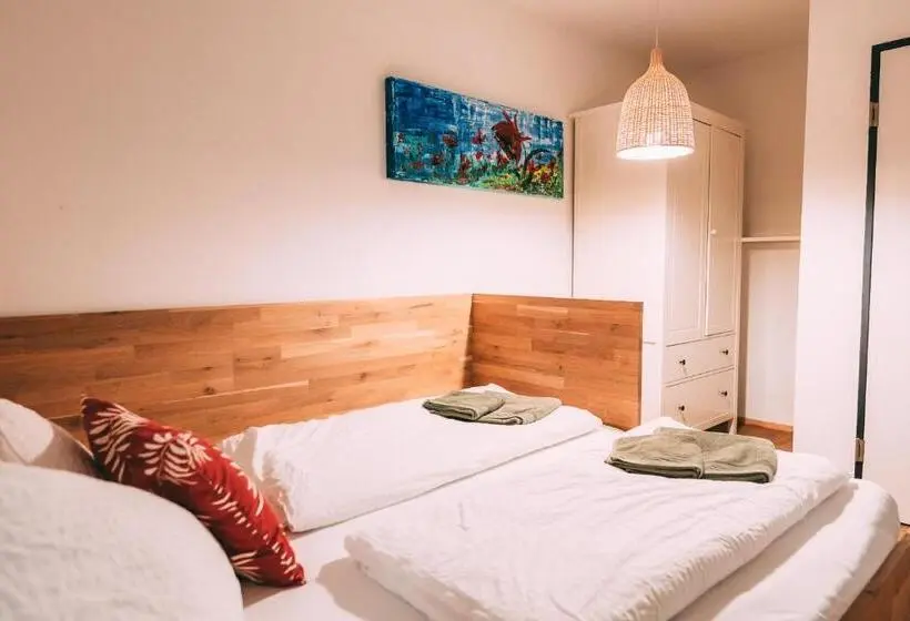 Economy Studio, Gut Hügle Jugendzimmer