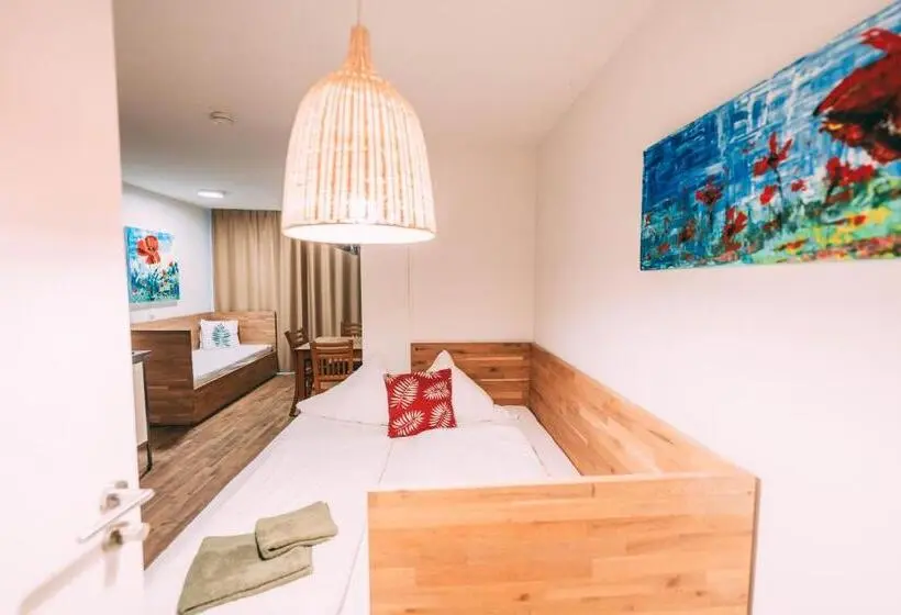 Economy Studio, Gut Hügle Jugendzimmer