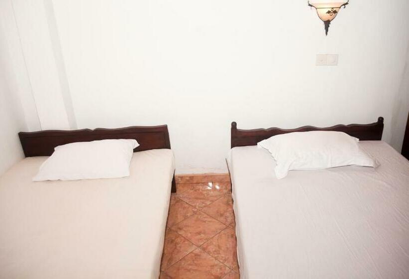 Apartamento 1 Dormitório com Sacada, Ceylon Casa