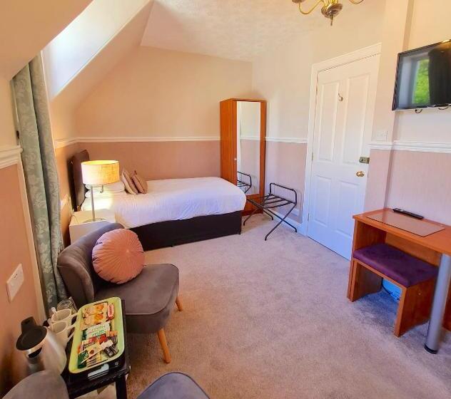 اتاق استاندارد, Corriemar House