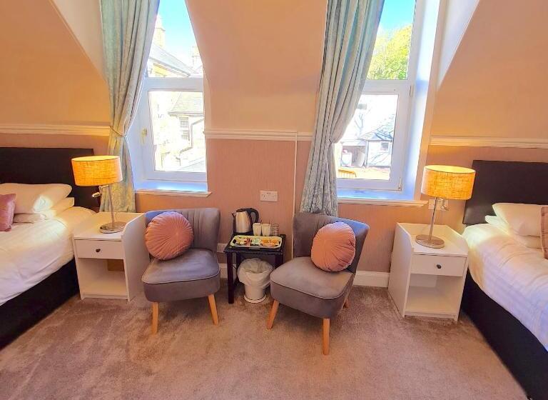 اتاق استاندارد, Corriemar House