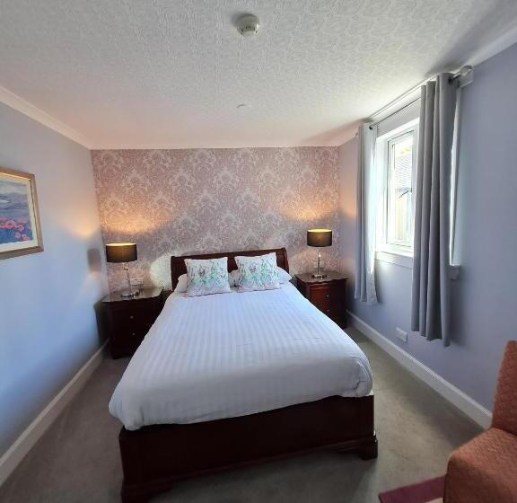 اتاق استاندارد, Corriemar House