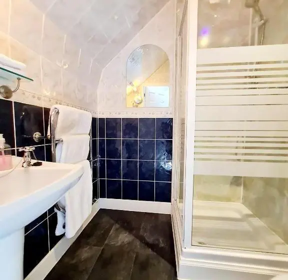 اتاق استاندارد با چشم‌انداز دریا, Corriemar House