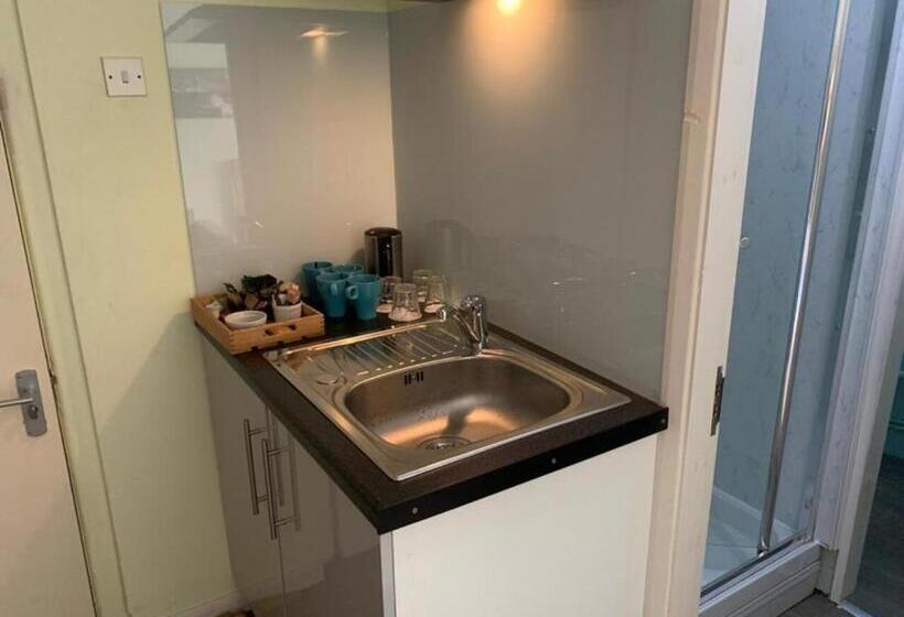 غرفة عائلية, Reindeer Accomodation