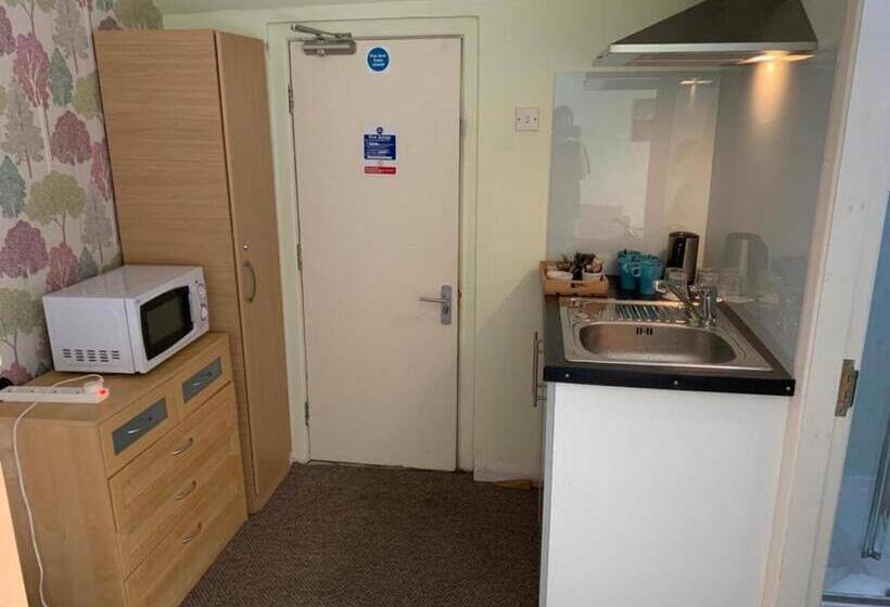 غرفة عائلية, Reindeer Accomodation