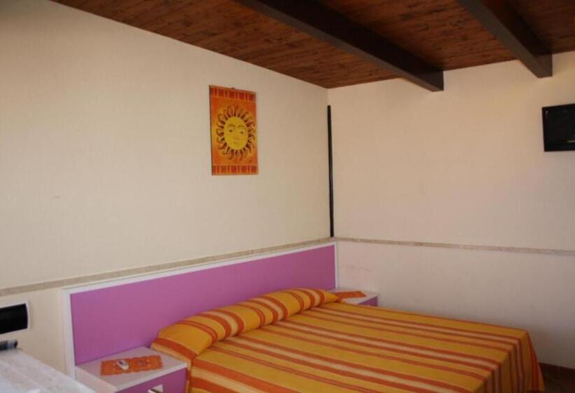 スタンダードスタジオ, Room And Breakfast Aloe