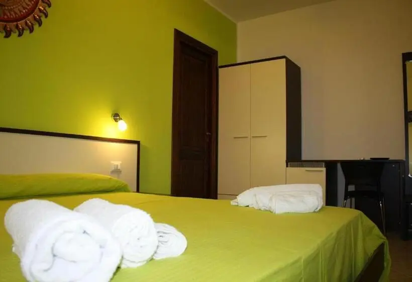Standard-huone Sisäpuolella, Room And Breakfast Aloe
