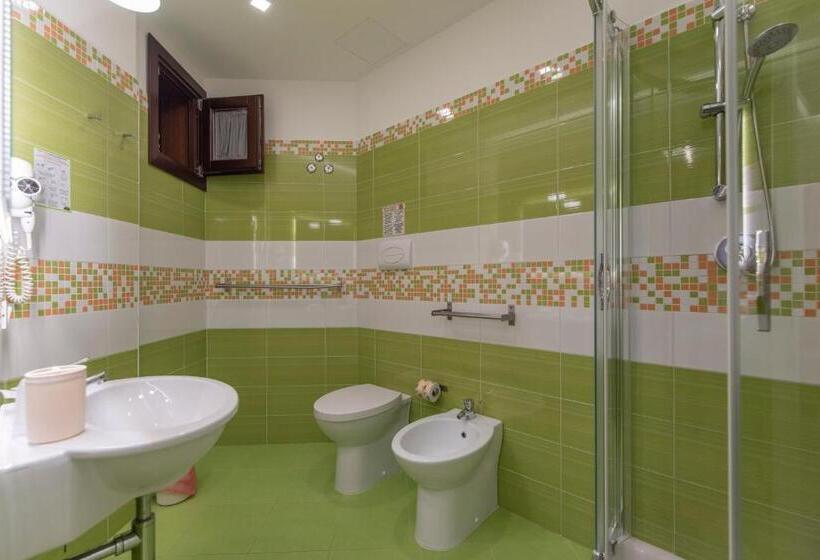 اتاق استاندارد اینتریور, Room And Breakfast Aloe