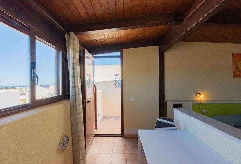استودیوی استاندارد, Room And Breakfast Aloe