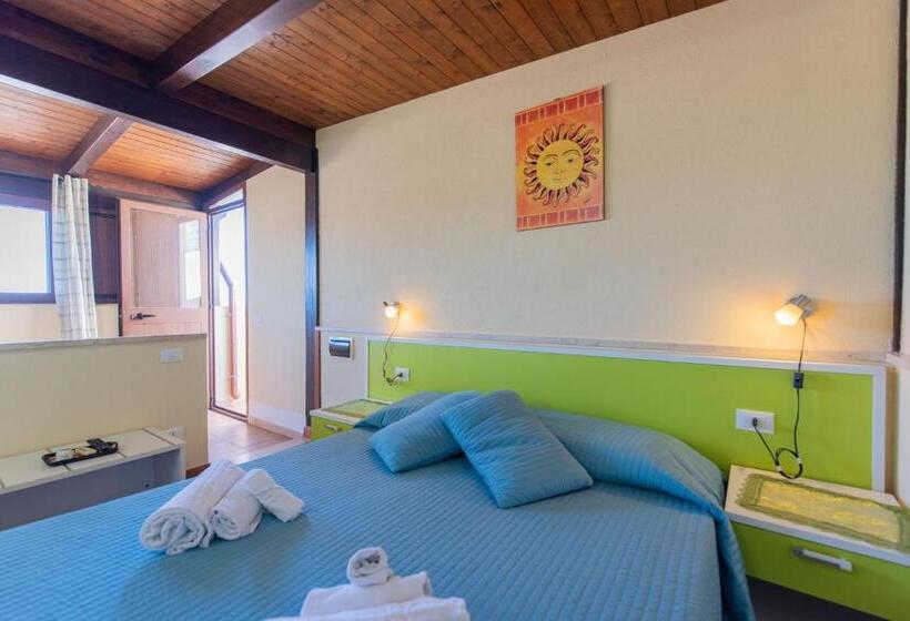 スタンダードスタジオ, Room And Breakfast Aloe