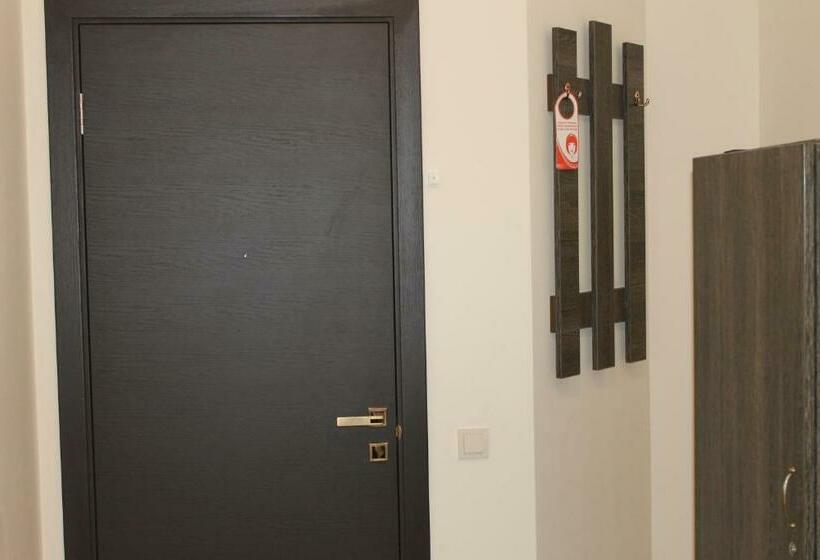 חדר סטנדרד יחיד חדר אמבטיה משותף, Non Stop Economy