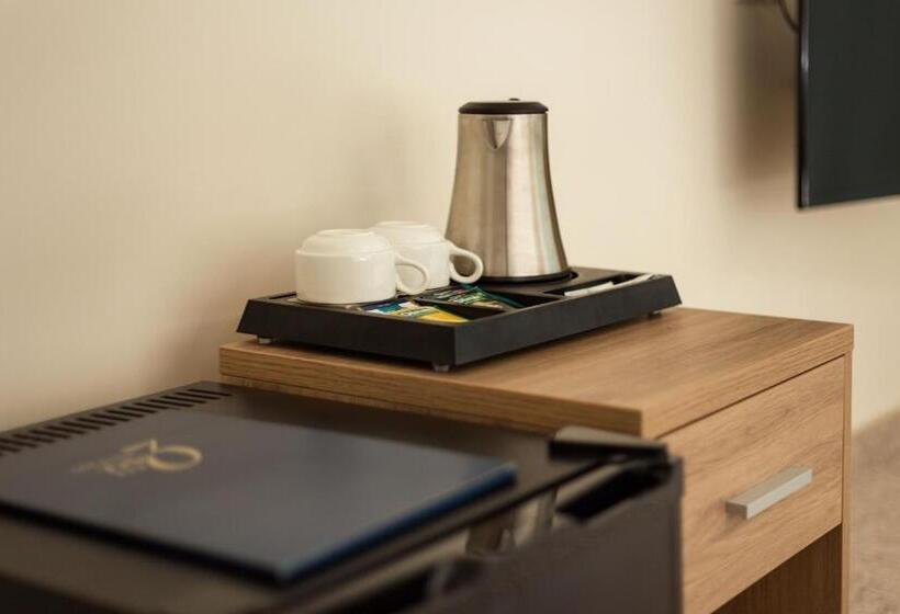 اتاق سوپریور, Old Town Trio