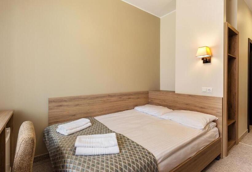 اتاق استاندارد, Old Town Trio