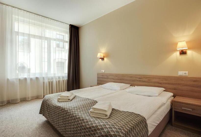 اتاق استاندارد, Old Town Trio