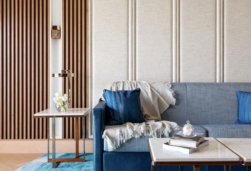 Deluxe Suite Sea View, Taj Exotica Resort & Spa, The Palm, Dubai