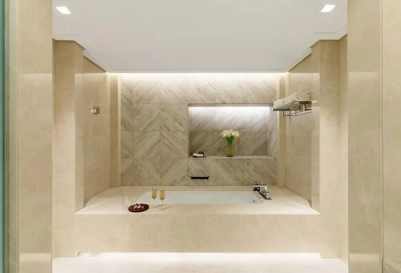سوئیت کلوب با چشم‌انداز دریا, Taj Exotica Resort & Spa, The Palm, Dubai