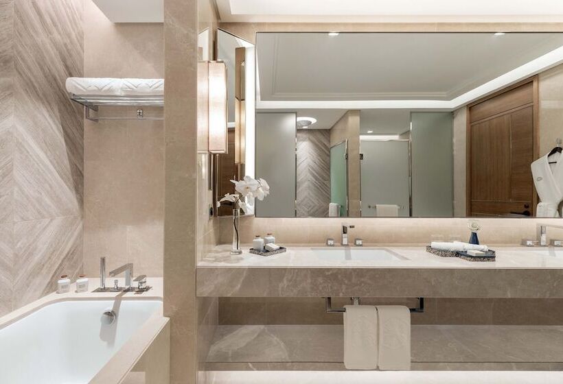 اتاق لوکس, Taj Exotica Resort & Spa, The Palm, Dubai
