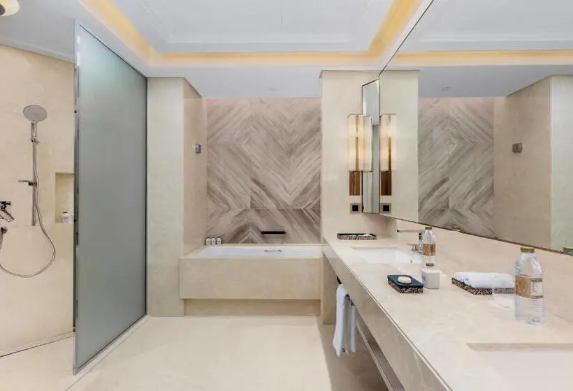 اتاق خانواده دولوکس با تخت‌خواب دو نفره‌ی کینگ‌سایز, Taj Exotica Resort & Spa, The Palm, Dubai