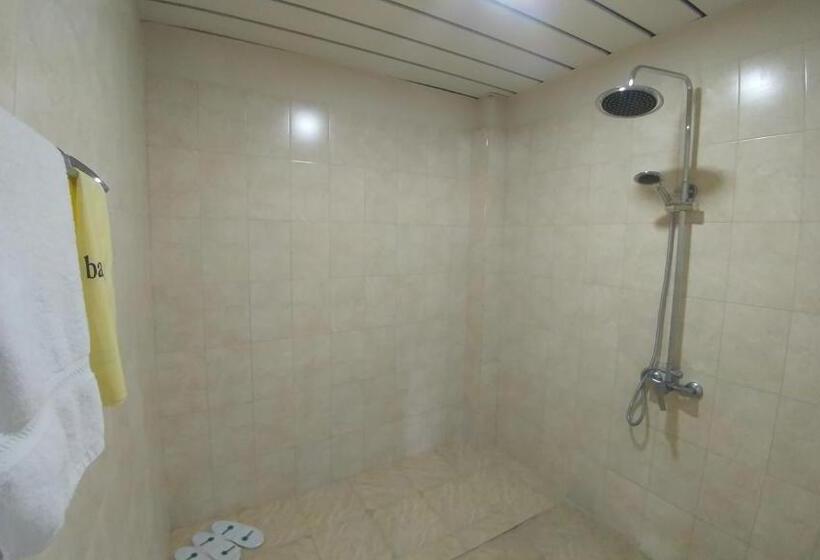اتاق استاندارد سه تخته با بالکن, Cross Health Spa Center