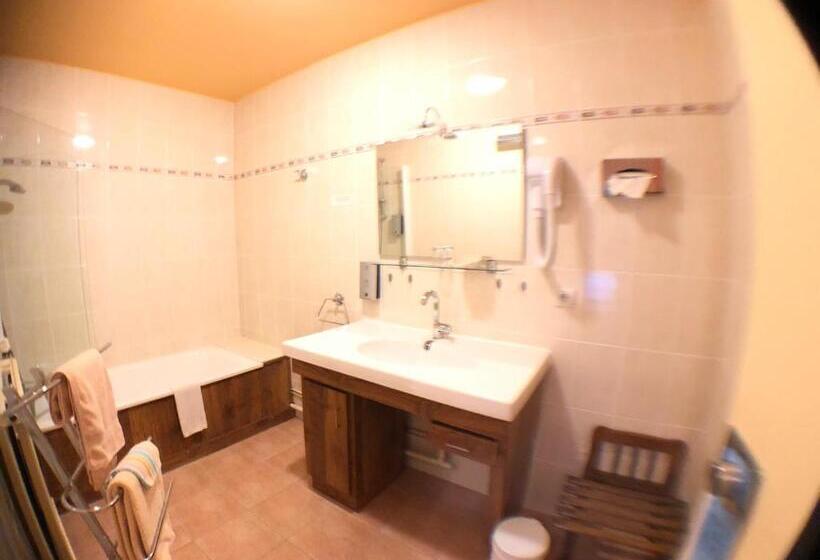 סוויטה משפחתית, Auv