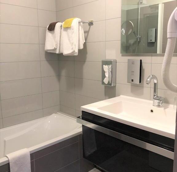 חדר סופריור עם מיטת קינג, Auv