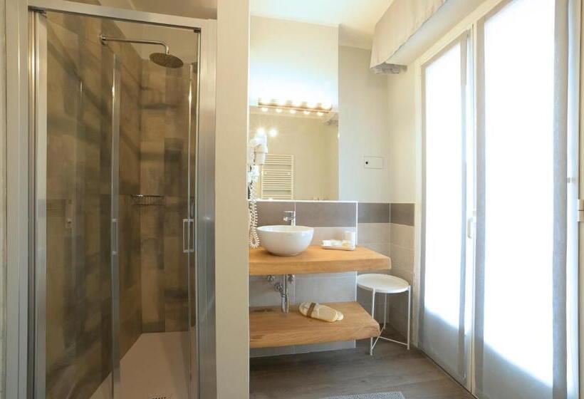 패밀리 룸, Bristol