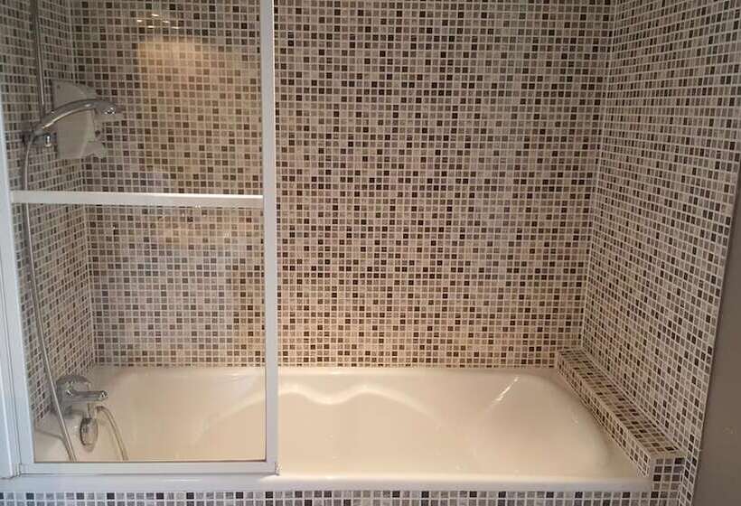 جناح, De Loire Et Restaurant Les Bateliers