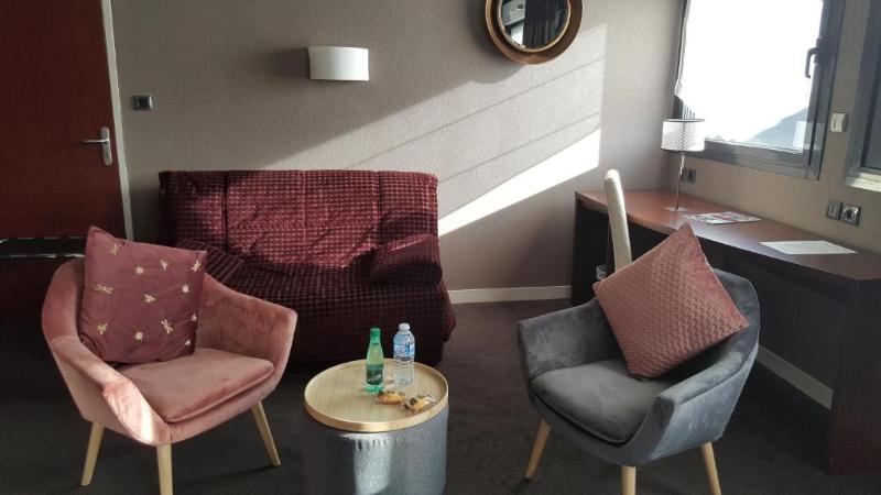 جناح, De Loire Et Restaurant Les Bateliers