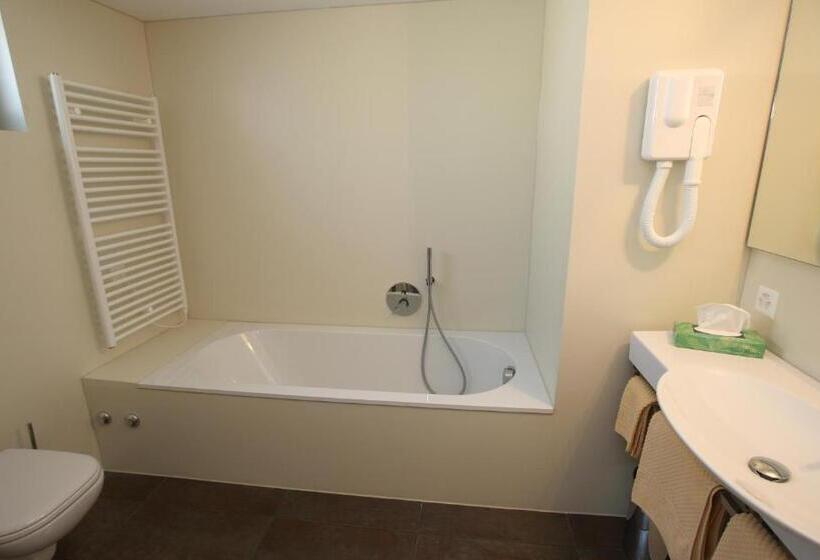 带露台的小型套房, Muralto