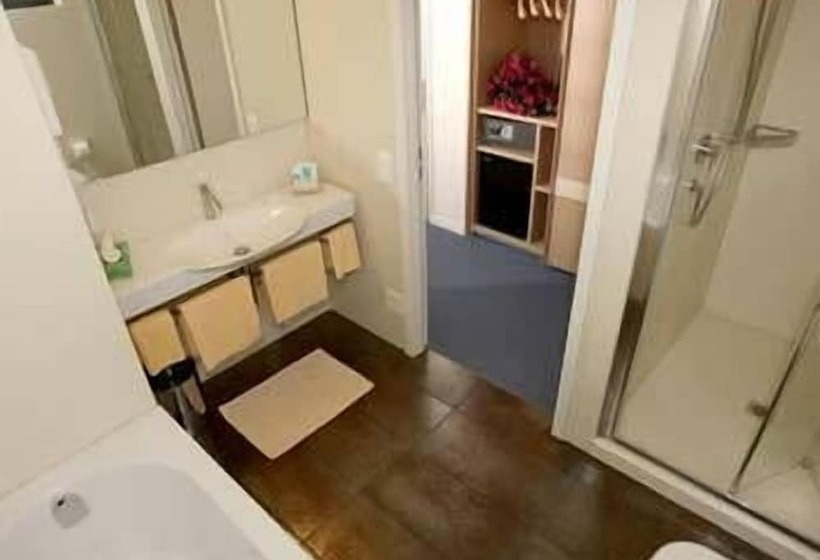 Mini Suite, Muralto