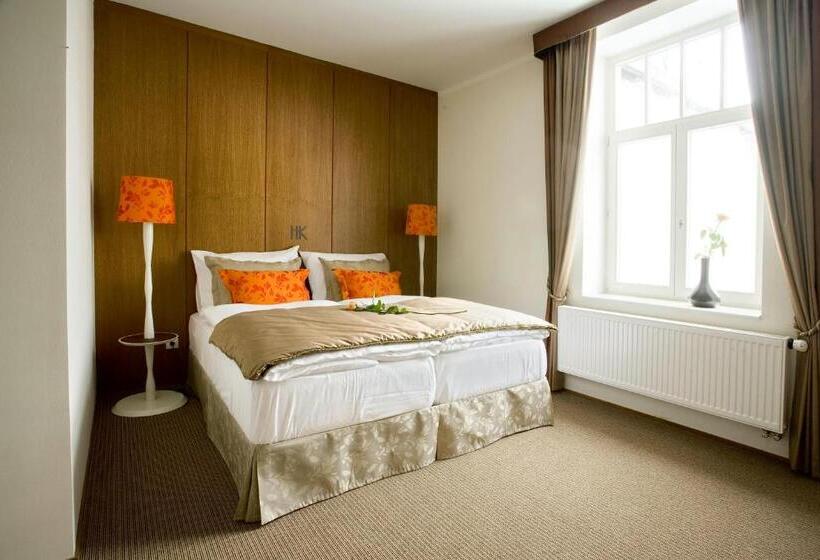 חדר לשלושה מלכותי, Kašperk