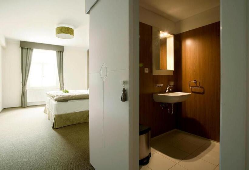 חדר קומפורט, Kašperk