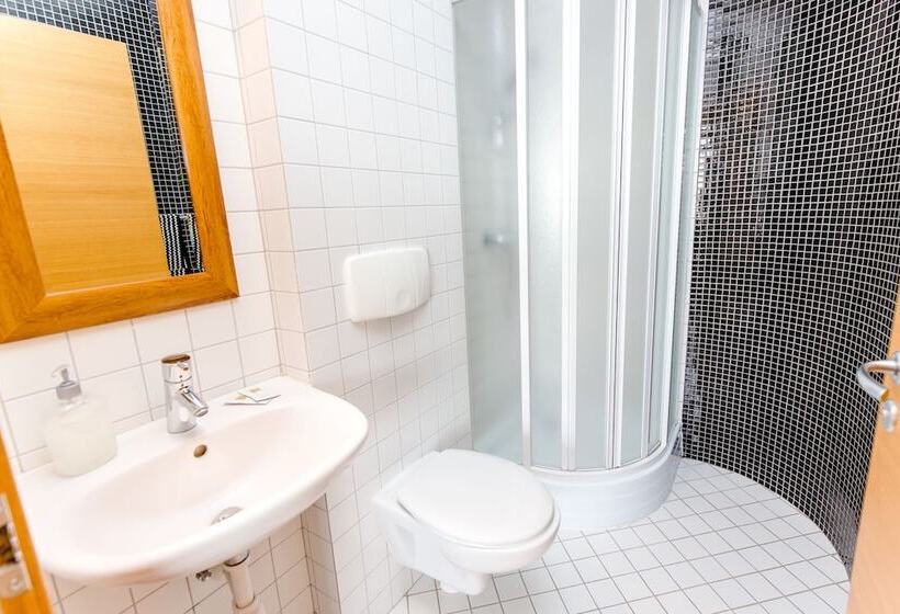 اتاق لوکس, Keilir By Reykjavik Keflavik Airport