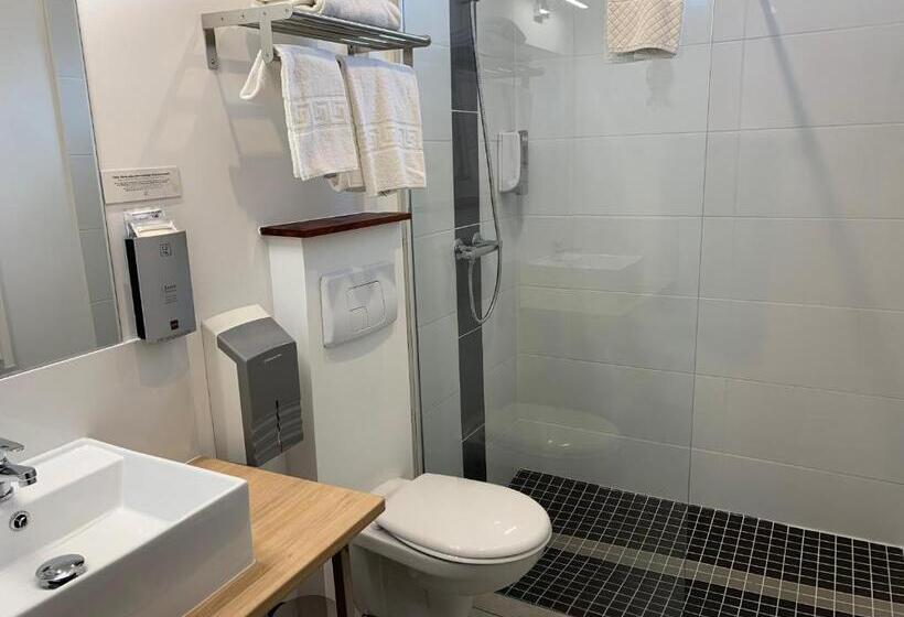 スタンダードルーム, Logis Hotels   Hôtel Et Restaurant L Océana