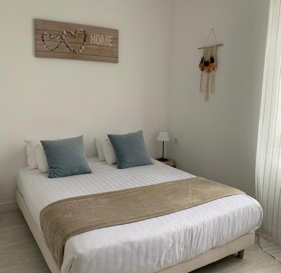 スタンダードルーム, Logis Hotels   Hôtel Et Restaurant L Océana