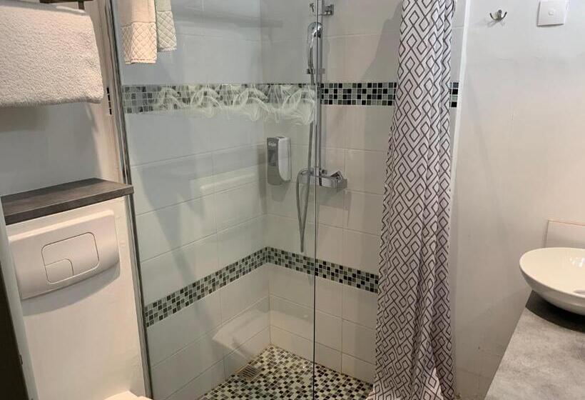 スタンダードルーム, Logis Hotels   Hôtel Et Restaurant L Océana