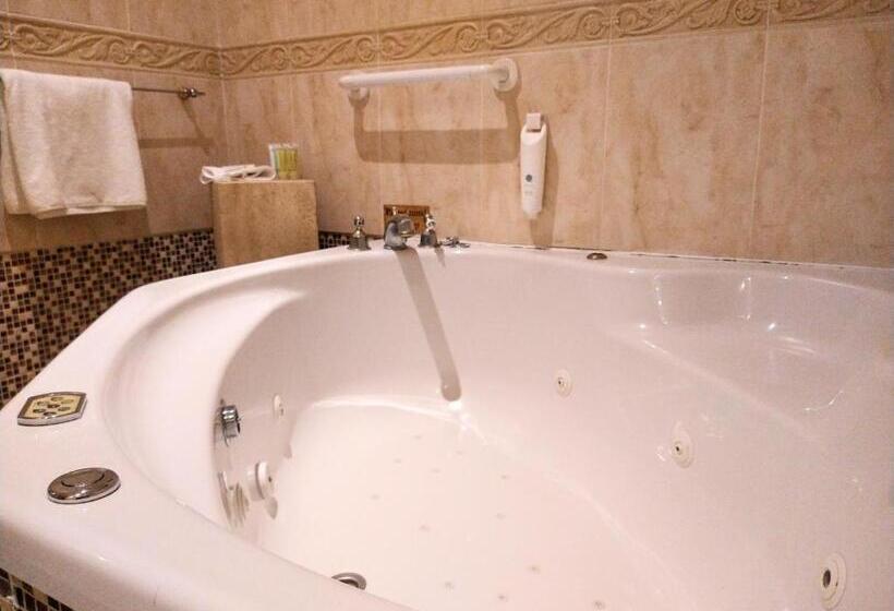 סוויטה דלוקס, Lakeside Manor