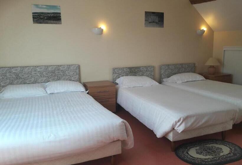 חדר סטנדרט לארבעה, Auberge De L Omois