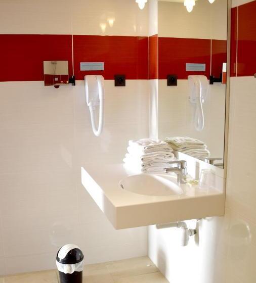 수피리어 트리플 룸, Logis Des Sources