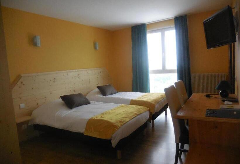 Номер Стандарт, Logis Le Saint Cyr