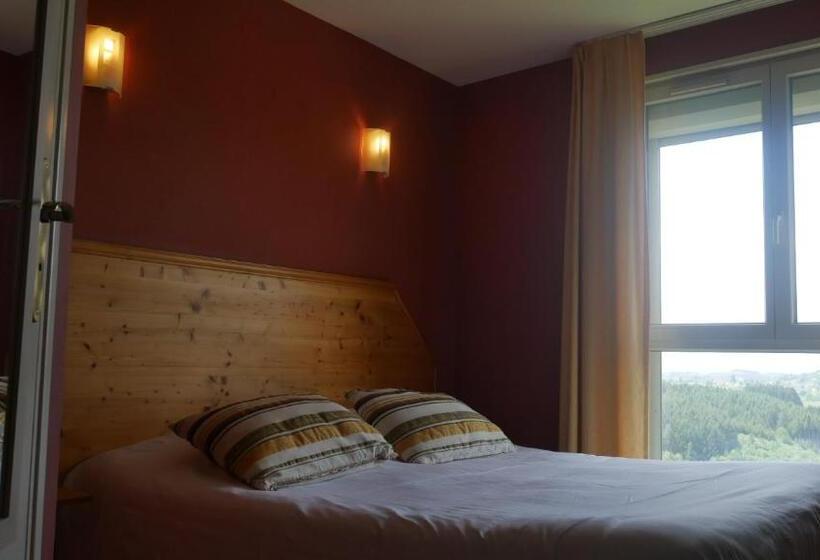 Номер Стандарт, Logis Le Saint Cyr